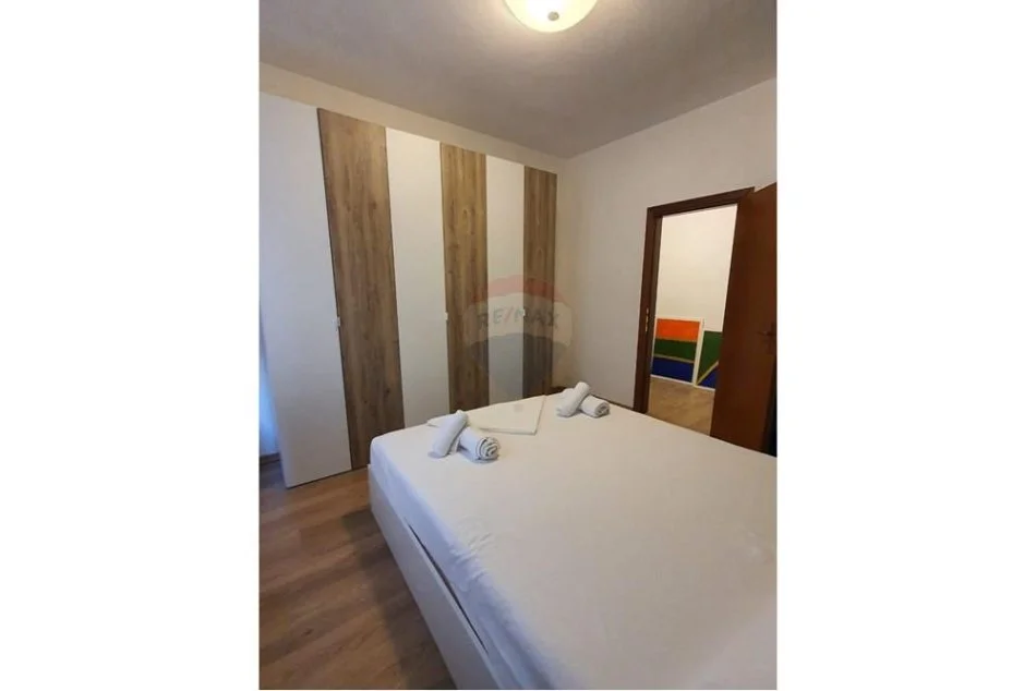 Tirane, jepet me qera apartament 1+1 Kati 2, 48 m² 650 € 