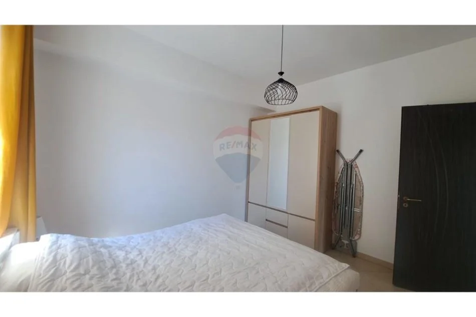 Vlore, jepet me qera apartament 1+1+Ballkon Kati 9, 78 m² 350 € (Transballkanike(pran Caffe Motta))