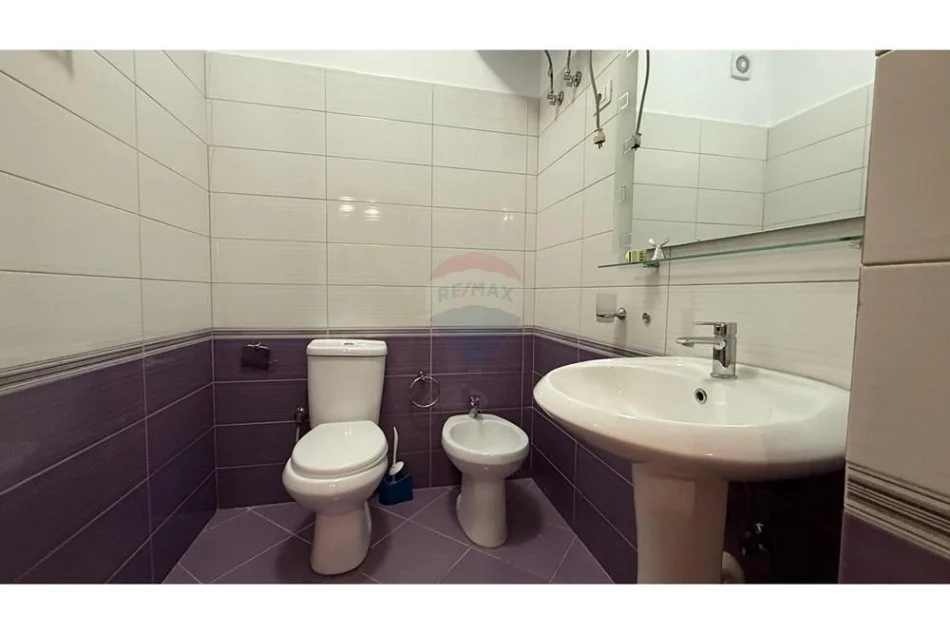 Tirane, jepet me qera apartament 2+1 Kati 1, 86 m² 600 € (kopeshti zoologjik)