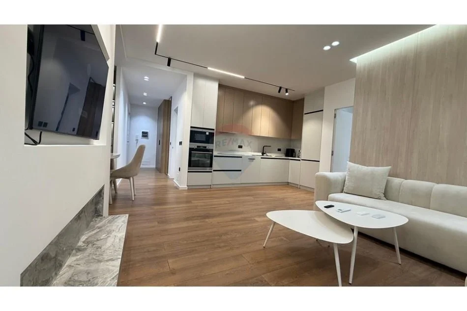 Tirane, jepet me qera apartament 2+1+Ballkon Kati 2, 100 m² 1.200 € (liqeni i thate)