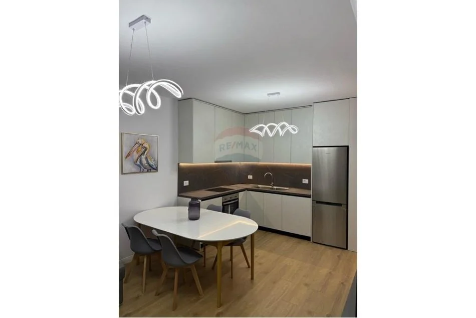 Tirane, jepet me qera apartament 2+1 Kati 5, 80 m² 550 € (Rruga e Kavajes)