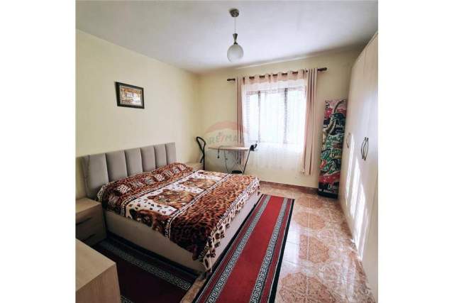 Tirane, jepet me qera apartament 2+1+BLK Kati 3, 90 m² 425 Euro (Laprake)