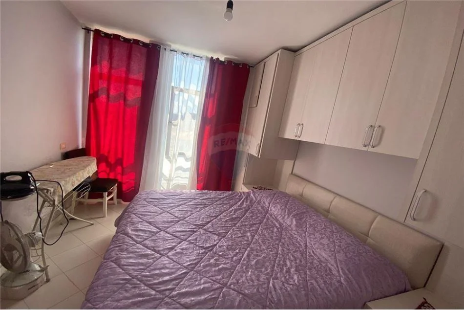 Tirane, jepet me qera apartament 2+1+Ballkon Kati 4, 77 m² 350 € (Laprake afer Ardenos)
