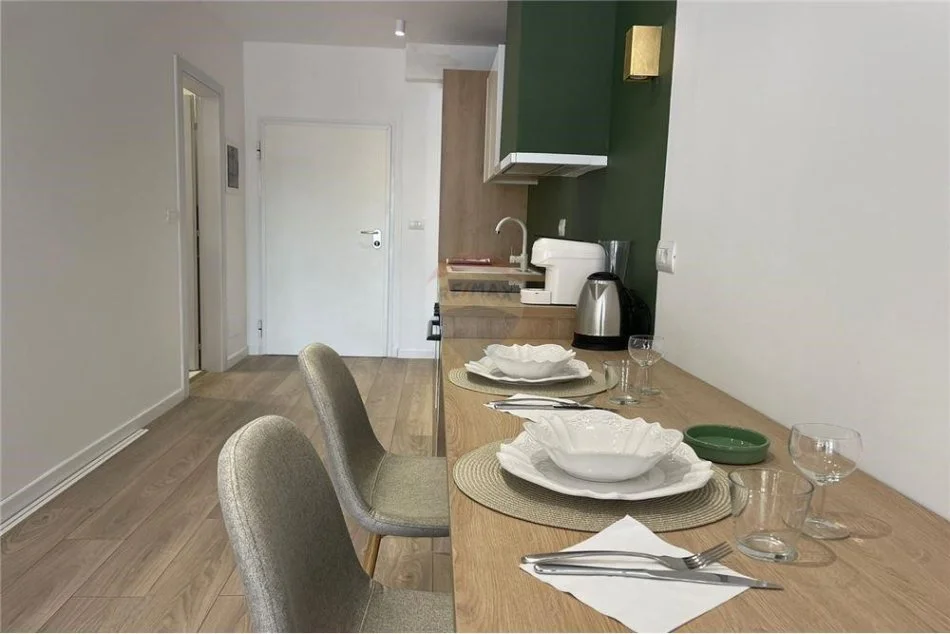 Tirane, jepet me qera apartament 1+1 , 50 m² 750 € (APARTAMENT 1+1 PER QIRA TE MYSLYM SHYRI)