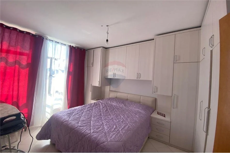 Tirane, jepet me qera apartament 2+1+Ballkon Kati 4, 77 m² 350 € (Laprake afer Ardenos)