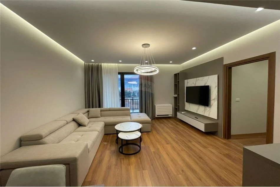 Tirane, jepet me qera apartament 2+1 Kati 9, 88 m² 830 € (Rruga e Dibres)