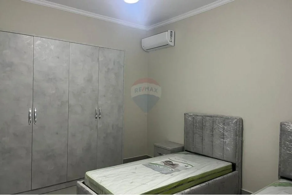 Tirane, jepet me qera shtepi 3+1 Kati 0, 150 m² 800 € (Sauk i ri)