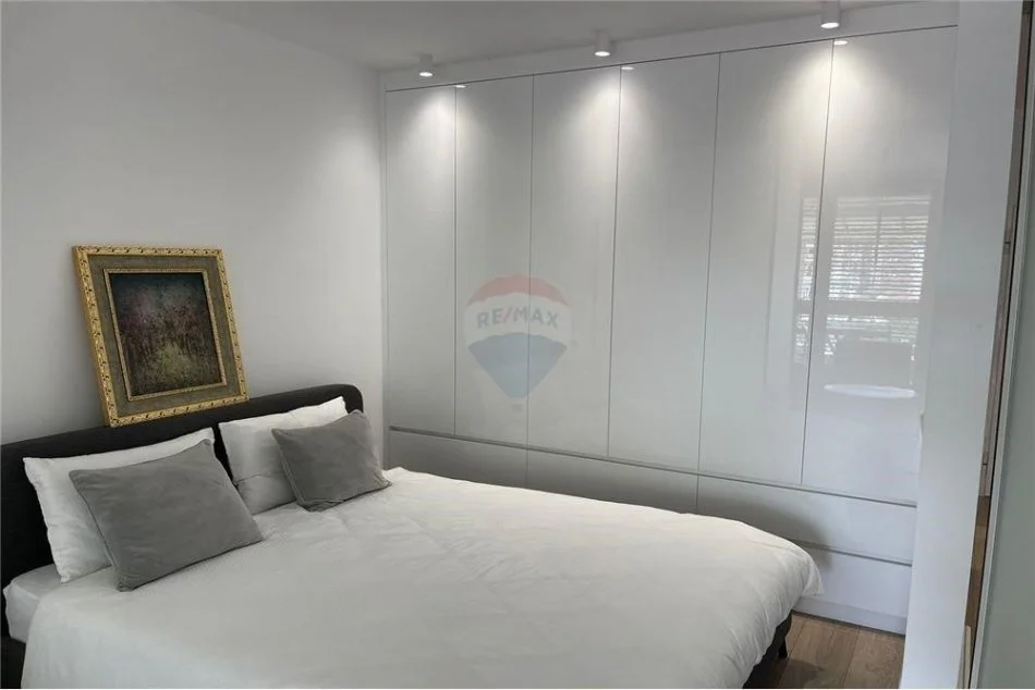 Tirane, jepet me qera apartament 1+1 , 50 m² 750 € (APARTAMENT 1+1 PER QIRA TE MYSLYM SHYRI)