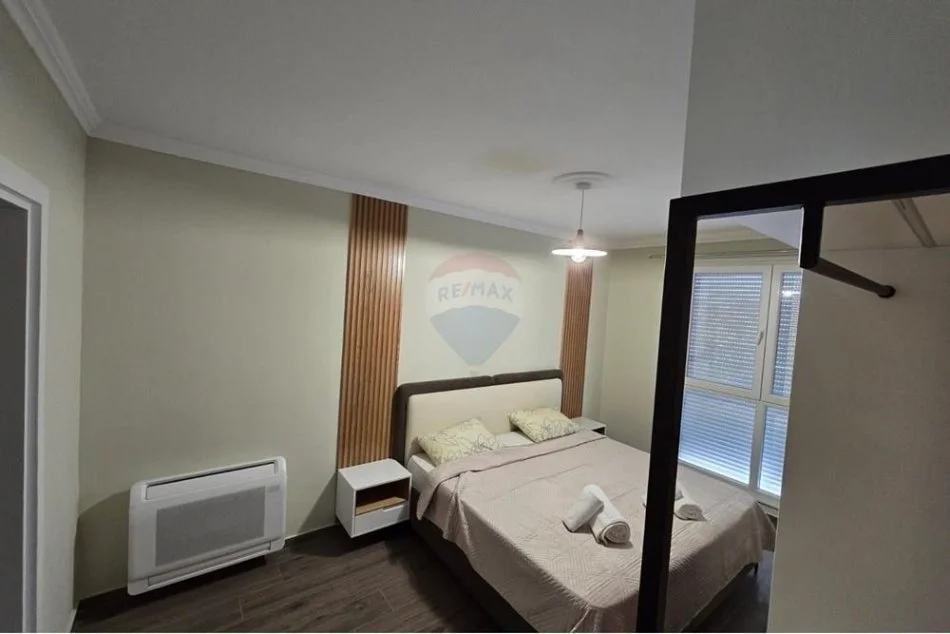 Tirane, jepet me qera apartament 2+1 , 650 € (Pallati me Shigjeta)