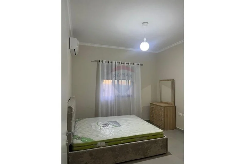 Tirane, jepet me qera shtepi 3+1 Kati 0, 150 m² 800 € (Sauk i ri)