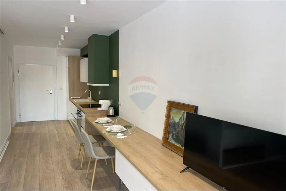 Tirane, jepet me qera apartament 1+1 , 50 m² 750 € (APARTAMENT 1+1 PER QIRA TE MYSLYM SHYRI)