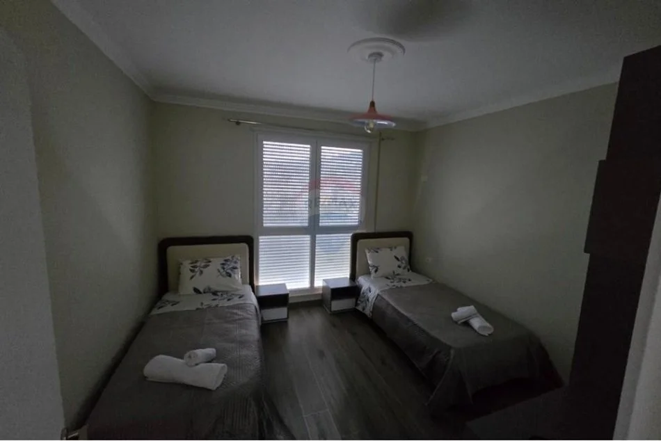 Tirane, jepet me qera apartament 2+1 , 650 € (Pallati me Shigjeta)