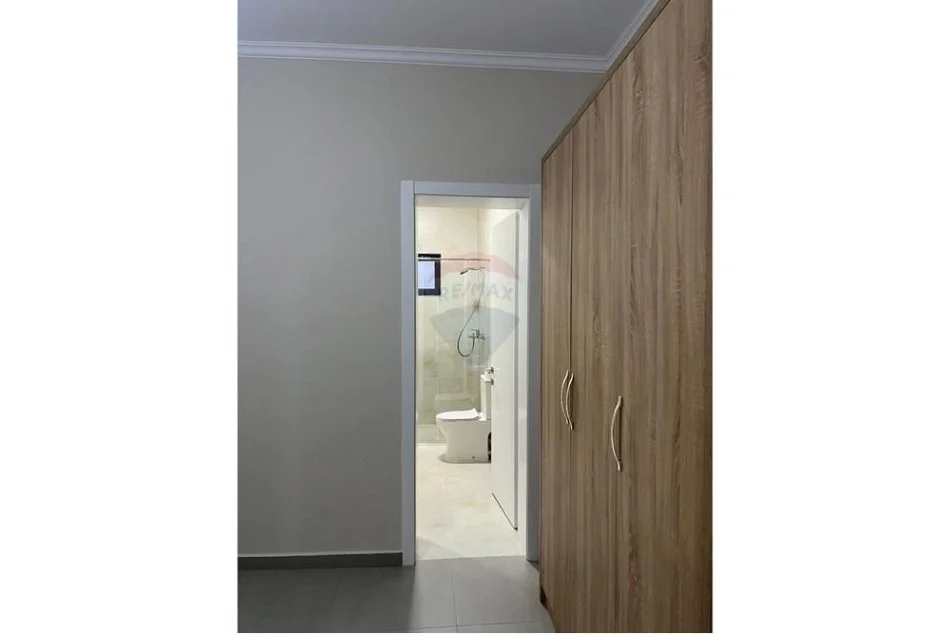 Tirane, jepet me qera shtepi 3+1 Kati 0, 150 m² 800 € (Sauk i ri)