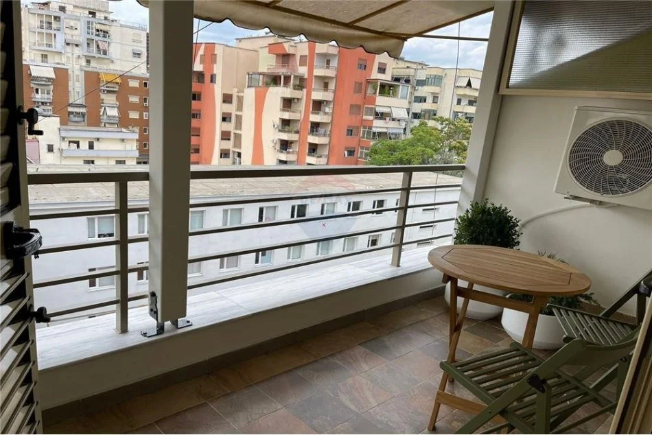 Tirane, jepet me qera apartament 1+1 , 50 m² 750 € (APARTAMENT 1+1 PER QIRA TE MYSLYM SHYRI)