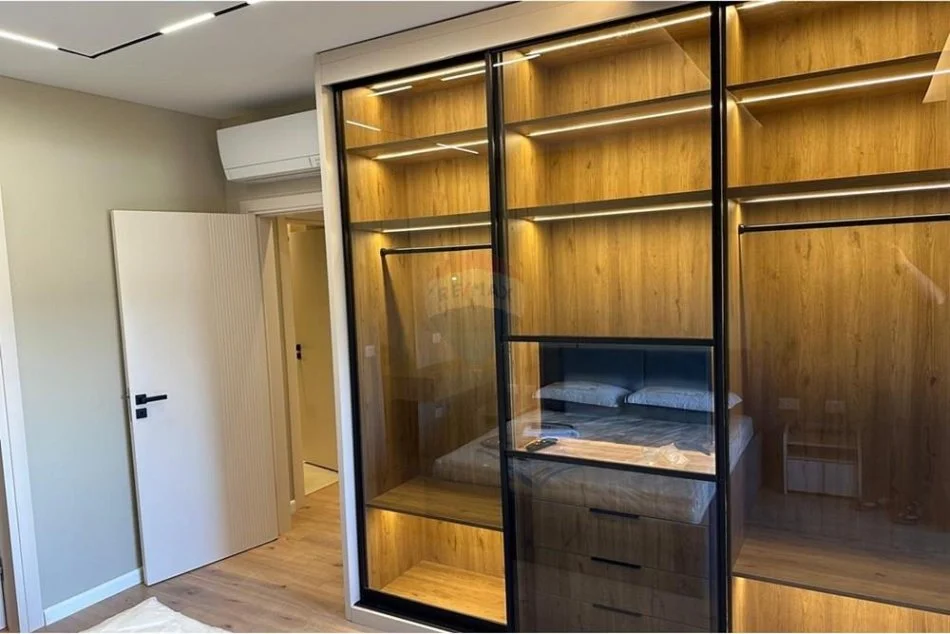 Tirane, jepet me qera apartament 2+1+Ballkon Kati 4, 109 m² 1.000 € (Oasis residence)