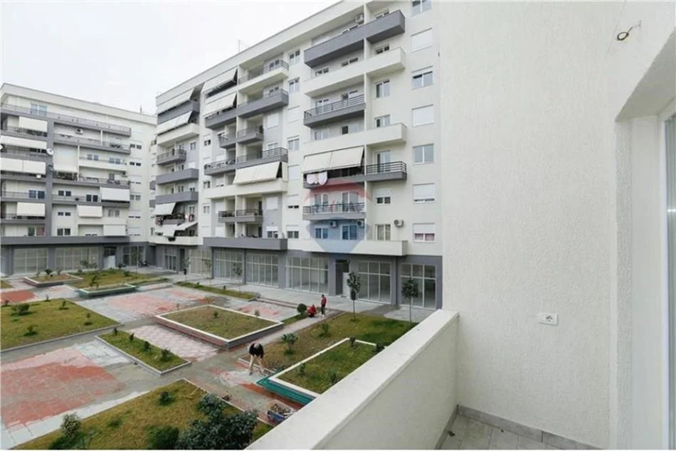 Tirane, shitet garazh | post parkimi , 15 m² 