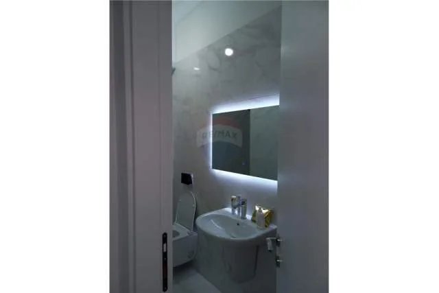 Tirane, jepet me qera apartament 2+1 110 m² 550 Euro (Astir)