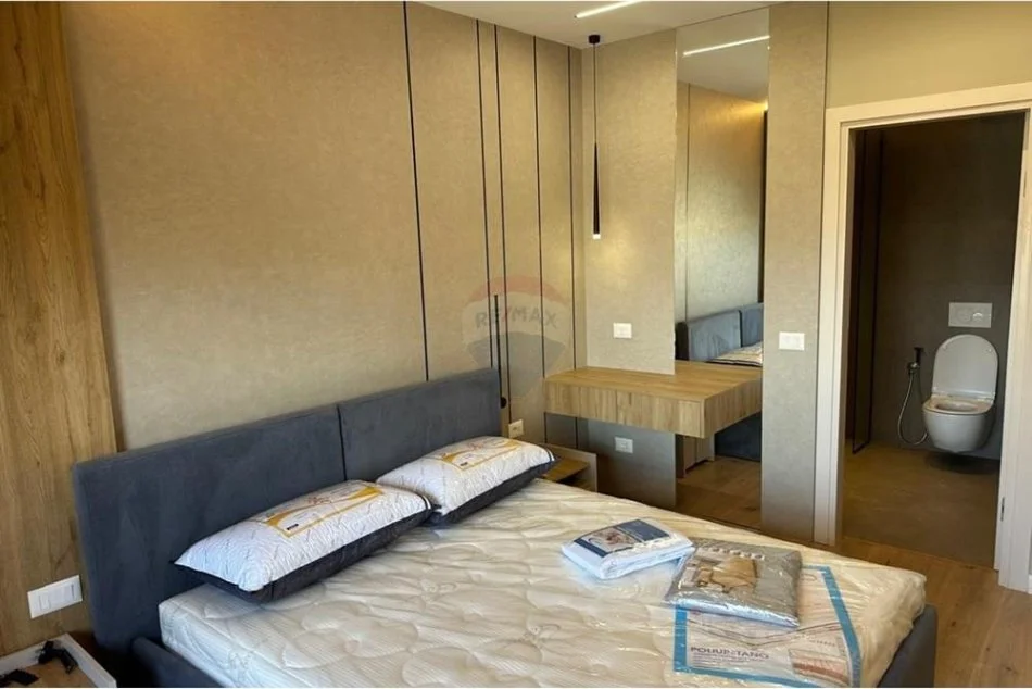 Tirane, jepet me qera apartament 2+1+Ballkon Kati 4, 109 m² 1.000 € (Oasis residence)