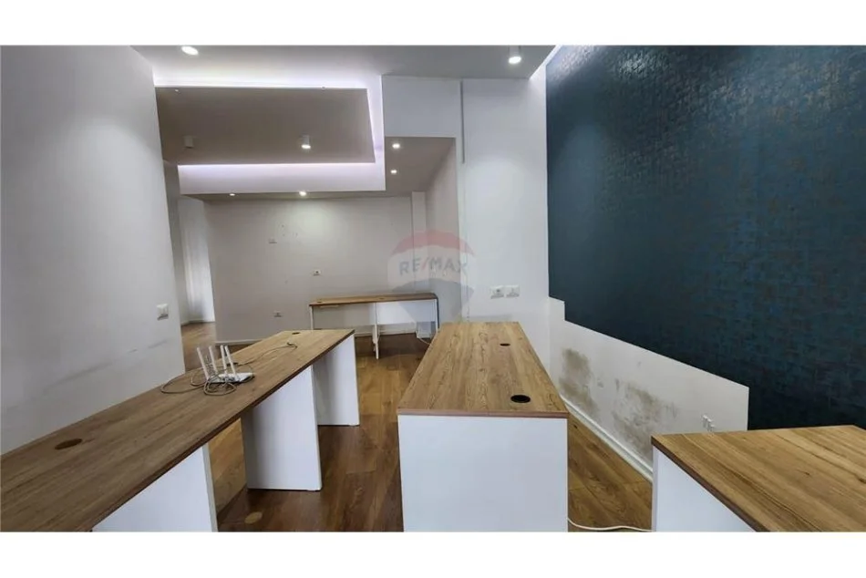 Tirane, jepet me qera apartament , 800 € 