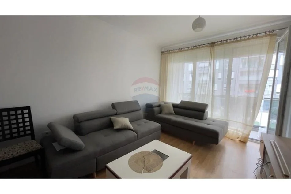 Tirane, jepet me qera apartament , 500 € (Don Bosko)