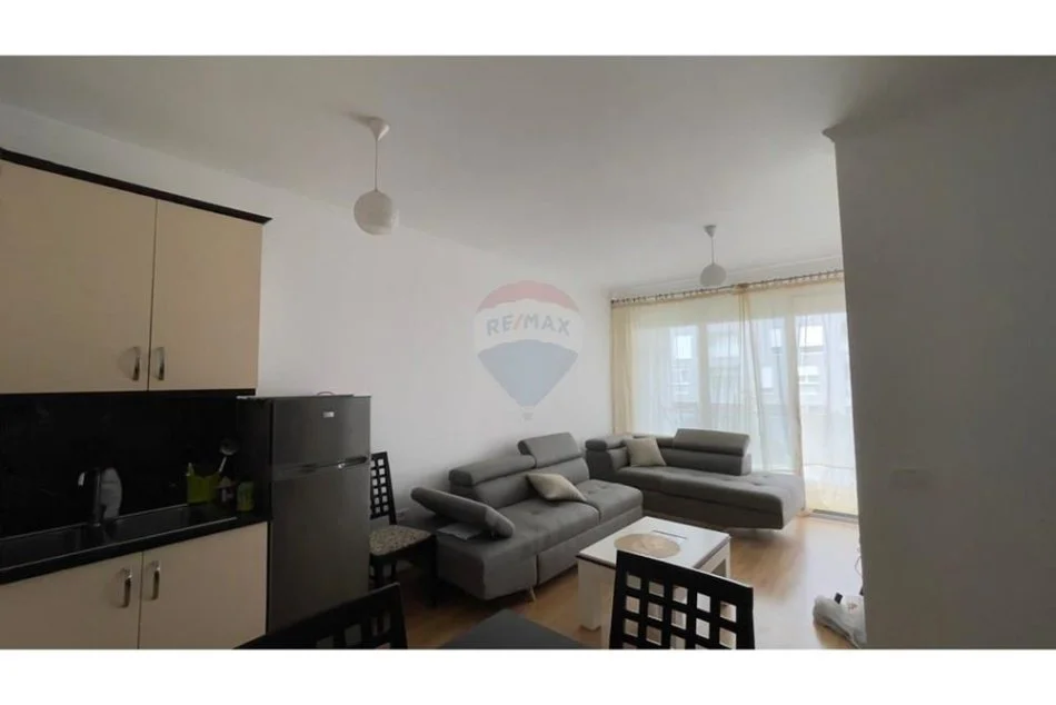 Tirane, jepet me qera apartament , 500 € (Don Bosko)