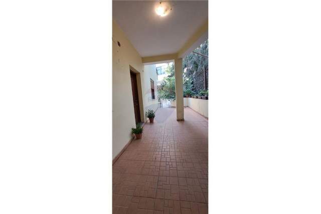 Tirane, jepet me qera apartament 2+1+BLK Kati 1, 150 m² 400 Euro (Selaudin Zorba)
