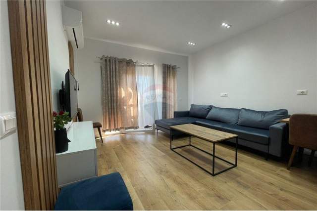 Tirane, jepet me qera apartament 2+1 Kati 10, 100 m² 750 Euro