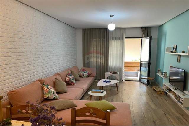 Tirane, jepet me qera apartament 2+1 Kati 6, 112 m² 450 Euro