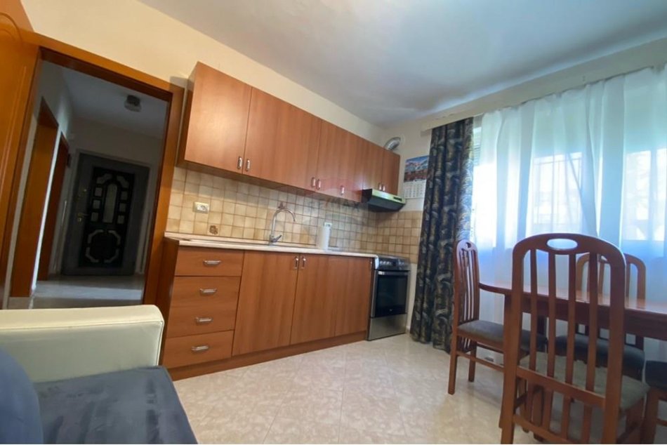 Tirane, jepet me qera apartament 2+1 , 78 m² 450 € (Muhamet Gjollesha)