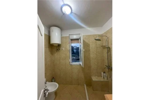 Tirane, jepet me qera apartament 2+1 Kati 1, 114 m² 177.000 Euro (Eduard Mano)