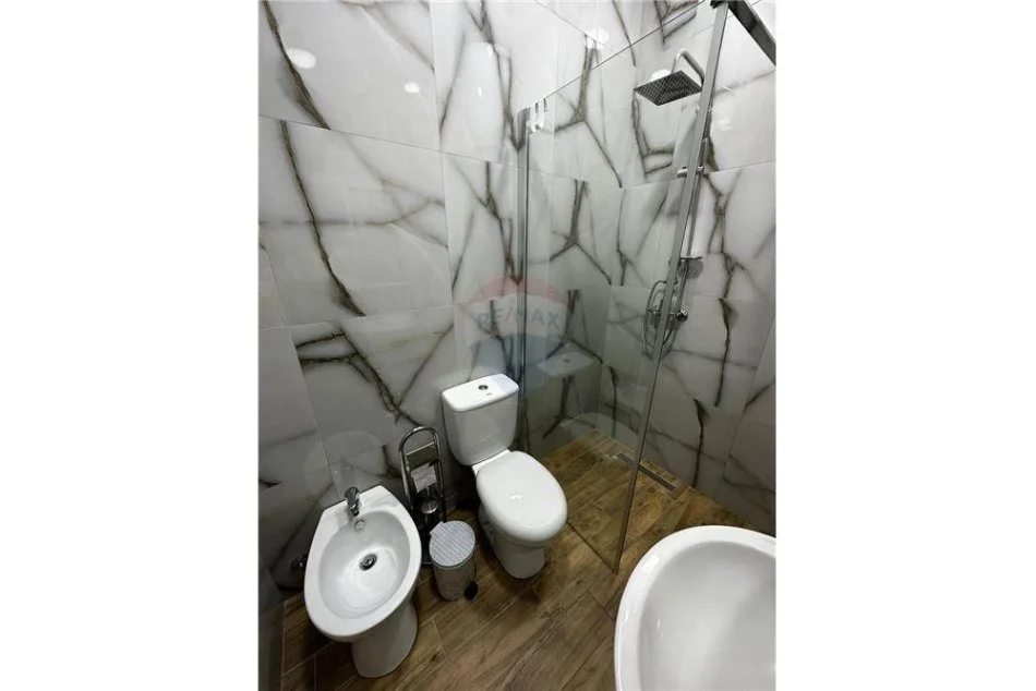 Tirane, jepet me qera 2+1 Kati 0, 60 m² 400 € (APARTAMENT ME QIRA 2+1 NE Selite te Vjeter)