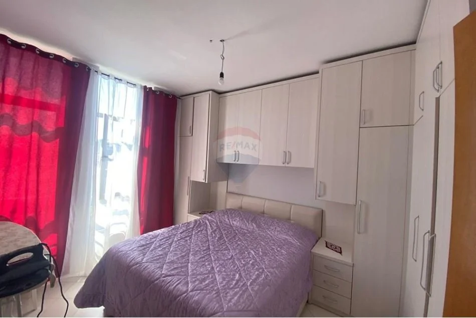 Tirane, jepet me qera apartament 2+1 , 80 m² 350 € (Apartament 2+1 per qira afer Ardenos)