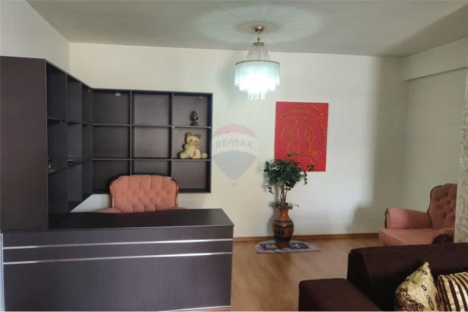 Tirane, jepet me qera apartament 1+1 Kati 9, 75 m² 450 € (21 dhjetori)