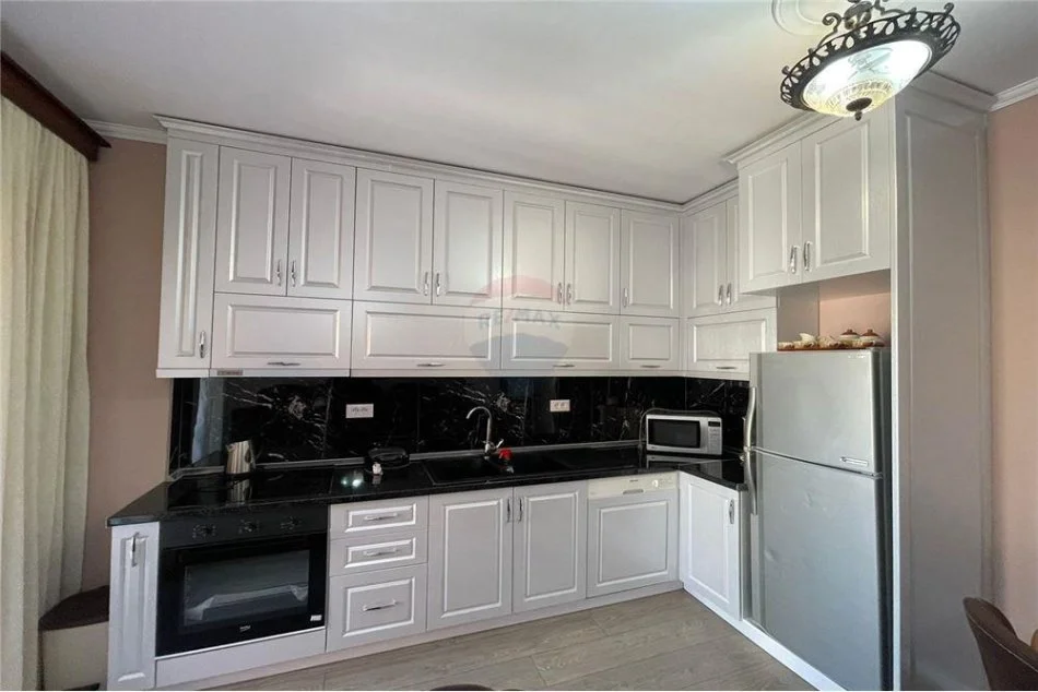 Tirane, jepet me qera apartament 1+1 Kati 3, 65 m² 500 € (Kodra e diellit)