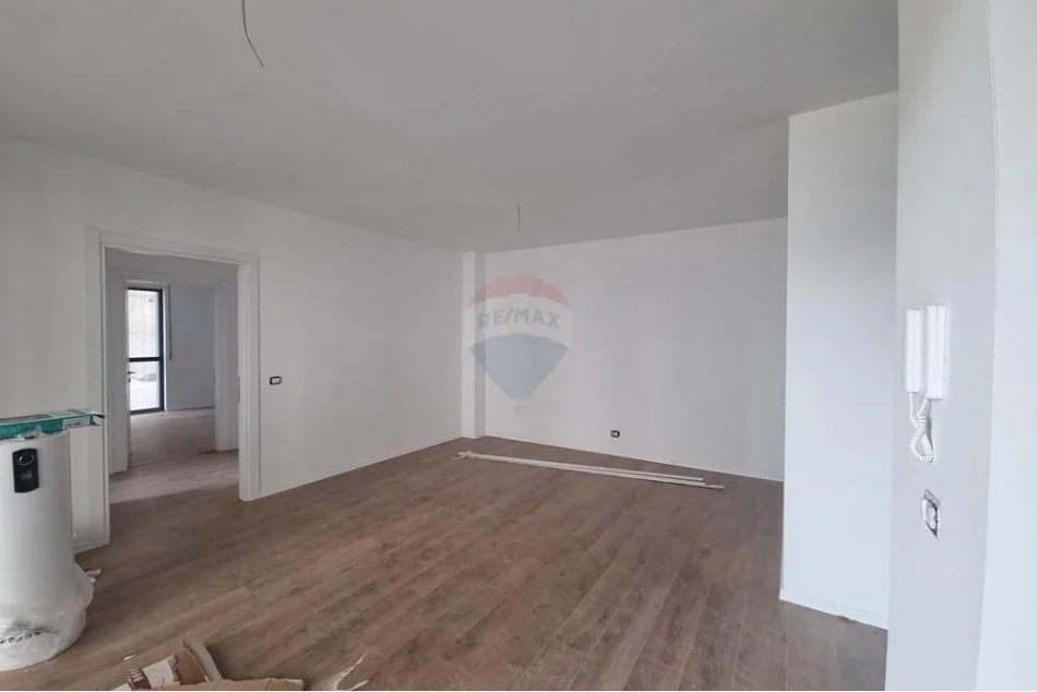 Tirane, jepet me qera apartament 3+1 , 108 m² 700 € (Akses Tirana - Laprakë - Dogana, Shqipëri)