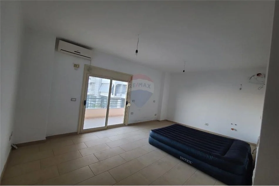 Vlore, shitet apartament 1+1 , 67 m² 100.000 € (Stefan Pano)