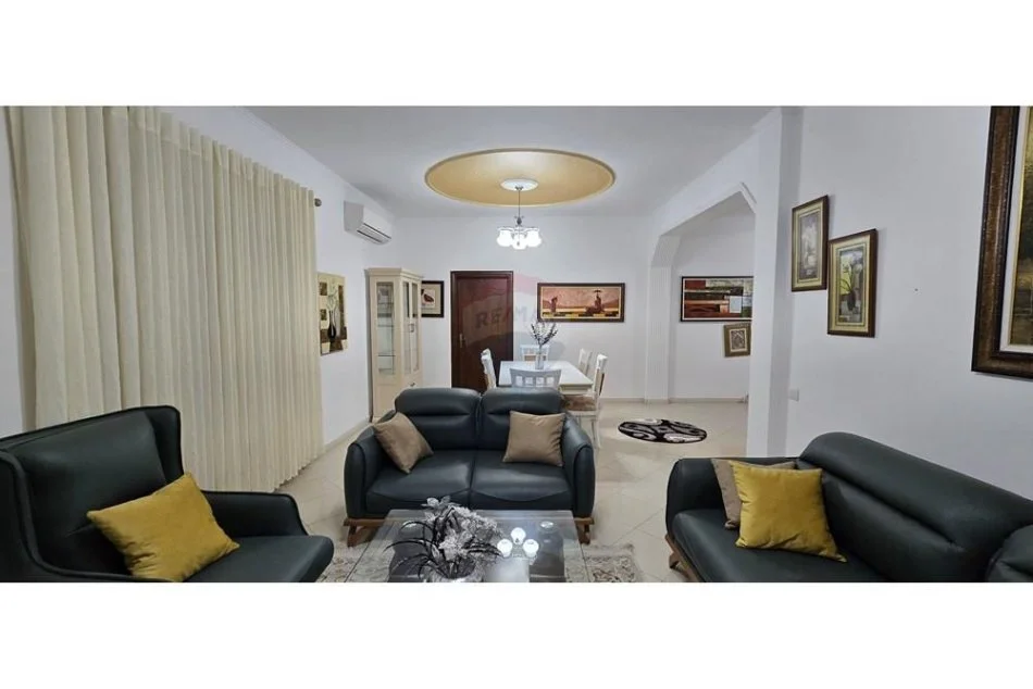Tirane, jepet me qera apartament 3+1 , 177 m² 650 € (Selite, Tirane)