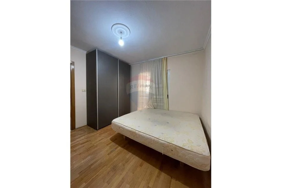 Tirane, jepet me qera 2+1 Kati 3, 93 m² 400 € (dritan hoxha - Laprakë, Shqipëri)