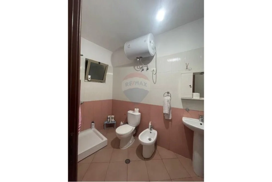 Tirane, jepet me qera apartament 2+1 Kati 5, 100 m² 400 € (Astir, prane 2 Palmave)