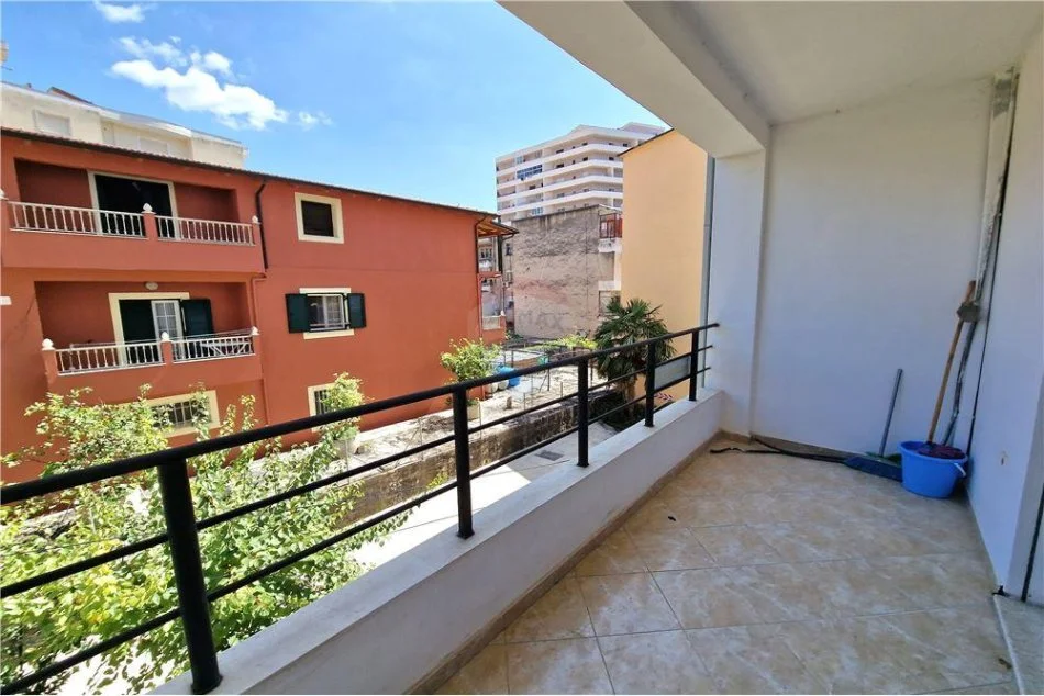 Vlore, shitet apartament 2+1+Ballkon Kati 2, 118 m² 135.000 € (tek Kisha Vlore)