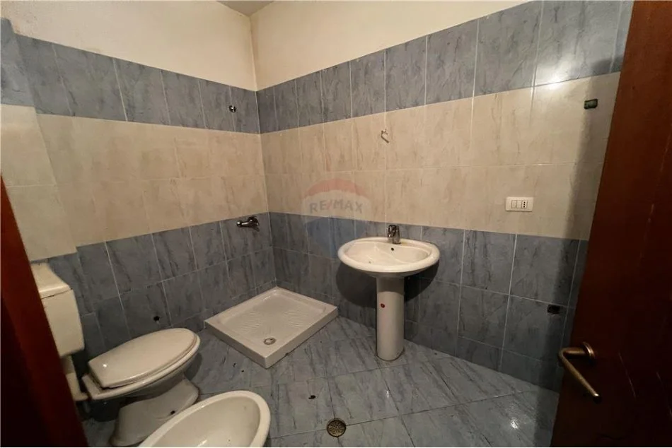 Vlore, shitet apartament 3+1+Ballkon Kati 2, 135 m² (Hasan Kushta)