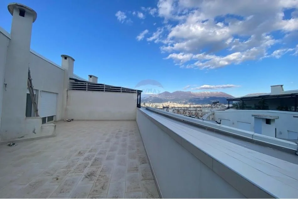 Tirane, shitet apartament duplex 4+1+Ballkon Kati 1, 285 m² 510.000 € 