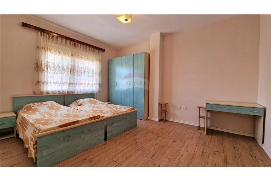 Vlore, shitet apartament 1+1+Ballkon Kati 4, 75 m² 110.000 € (Skele)