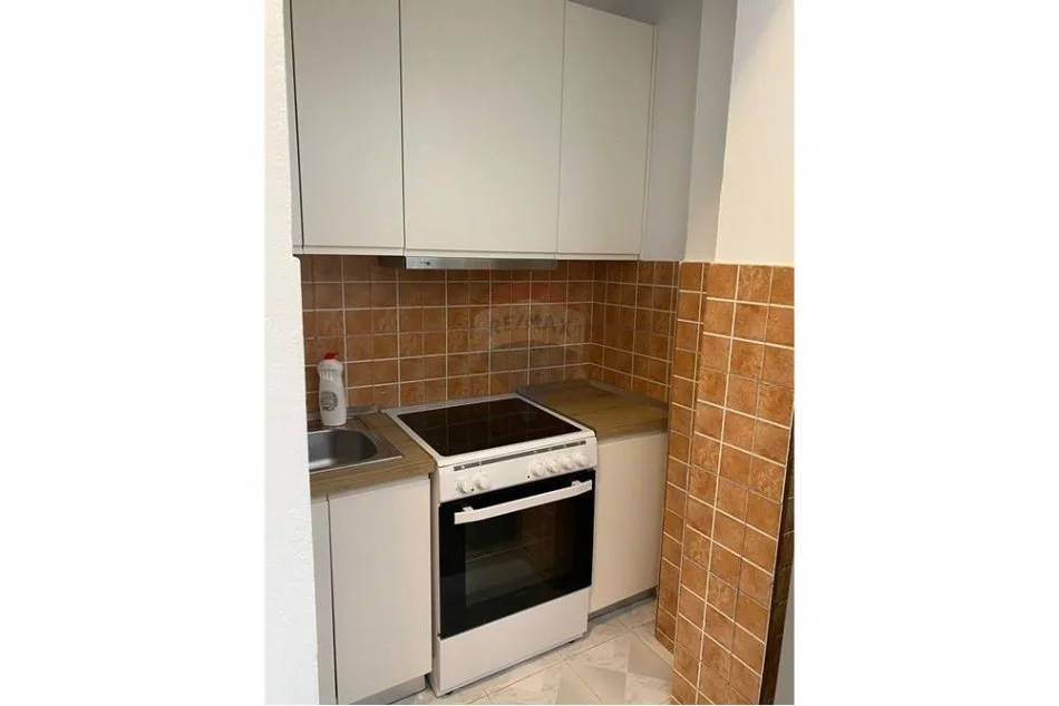 Tirane, jepet me qera apartament 1+1 Kati 2, 48 m² 650 € 
