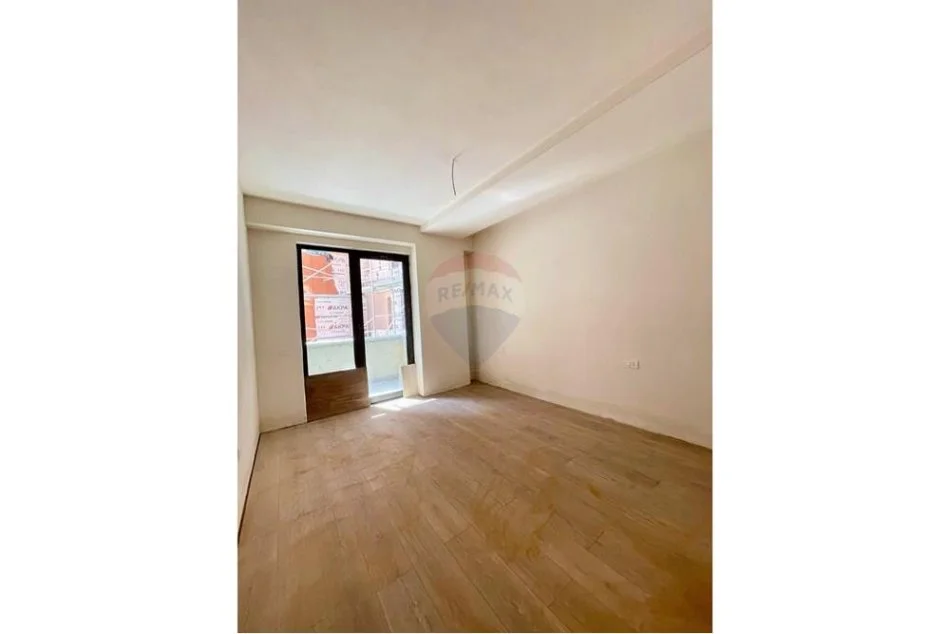 Tirane, shitet apartament 2+1+Ballkon Kati 2, 97 m² 118.000 € 