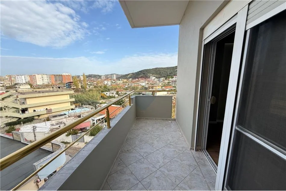 Vlore - Lungomare - Uji i Ftohte, shitet apartament 2+1+Ballkon Kati 5, 120 m² 199.000 € (Lungomare)