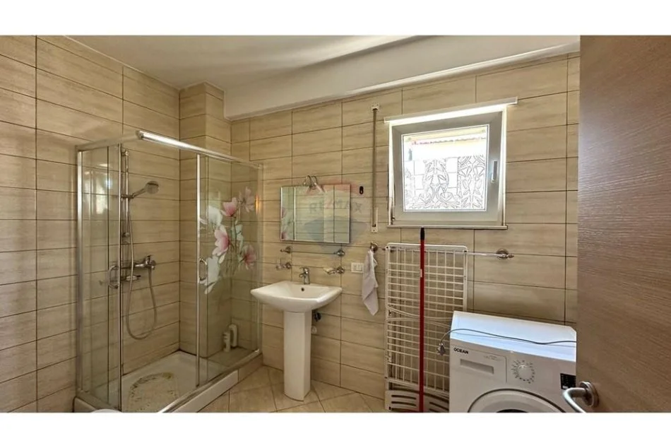 Tirane, jepet me qera apartament 1+1 , 69 m² 580 € (PAZARI I RI)