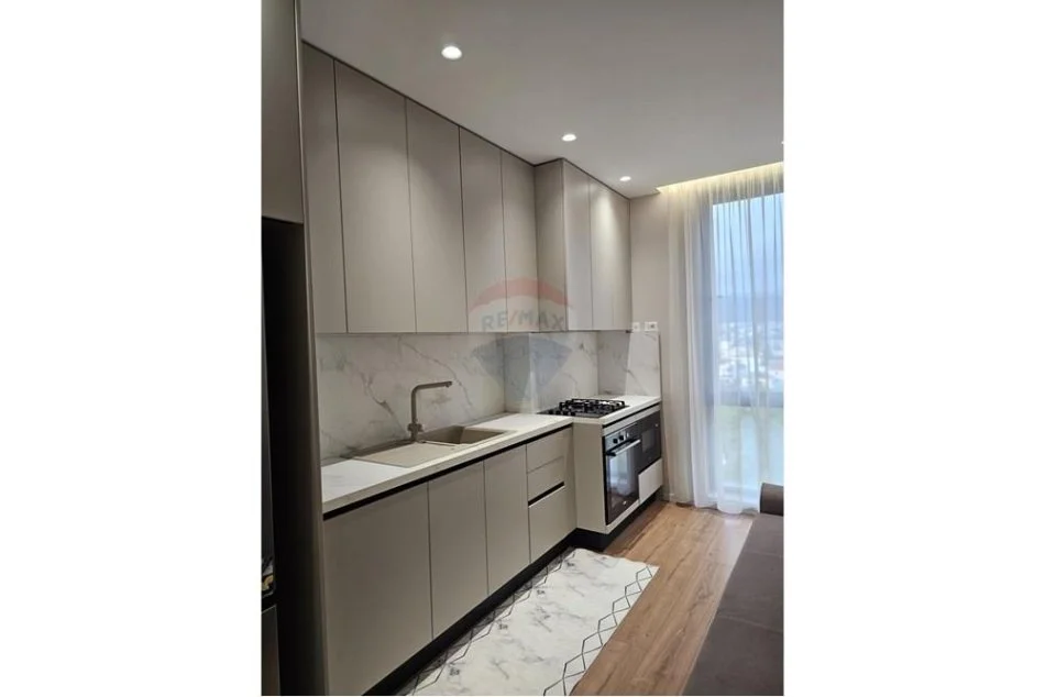Tirane, jepet me qera apartament 1+1 , 78 m² 600 € (Bulevardi i Ri)