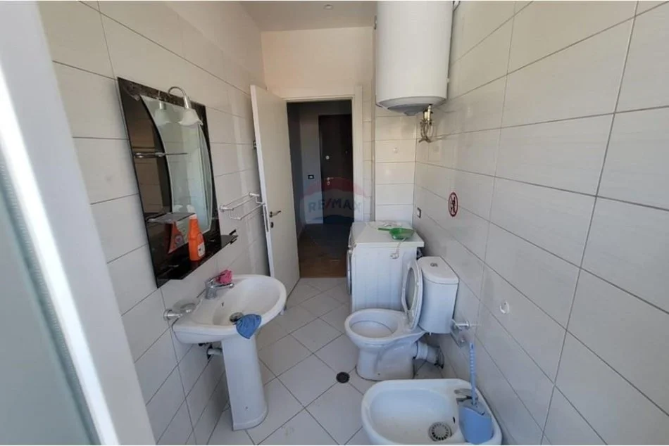 Tirane, jepet me qera apartament duplex 2+1 , 77 m² 600 € (brryli)