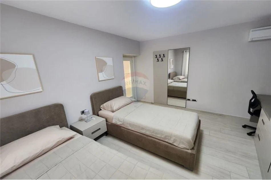 Tirane, jepet me qera apartament 2+1 Kati 2, 75 m² 900 € (9 katshet)